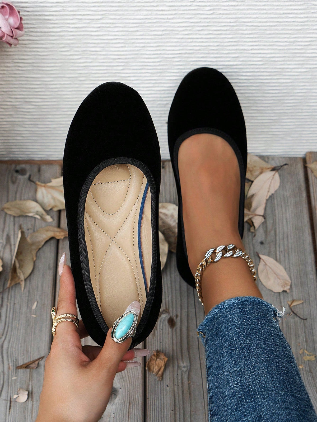 New Arrival: Elegant Butterfly Pattern Flat Shoes for Women - Perfect for Weddings & Music Festivals at Low Prices!