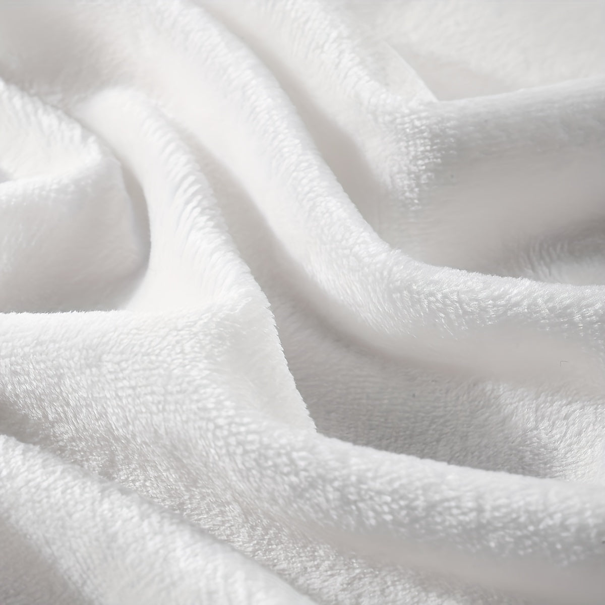 Cozy up this Christmas with our Digital Printing Flannel Blanket featuring a Festive Snowman Design!